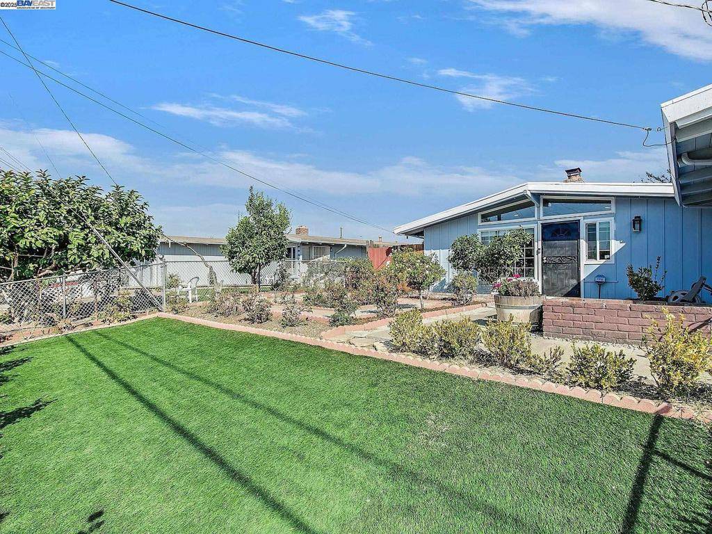 Hayward, CA 94545,27584 La Porte Ave