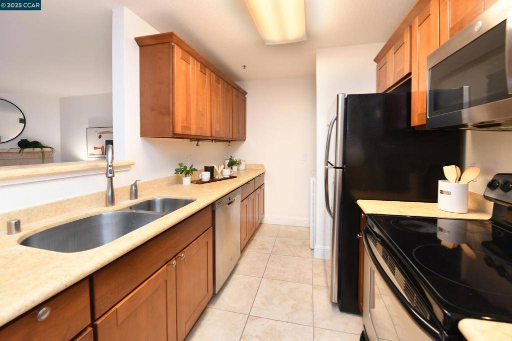 Concord, CA 94521,1420 Bel Air Dr #207