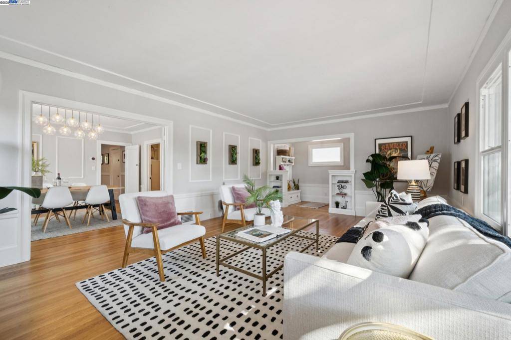 Oakland, CA 94618,5427 CLAREMONT AVENUE