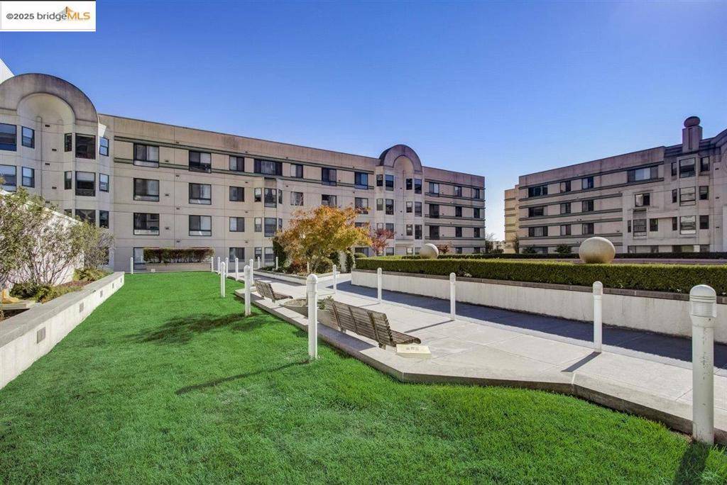 Oakland, CA 94607-4200,989 Webster Street #450