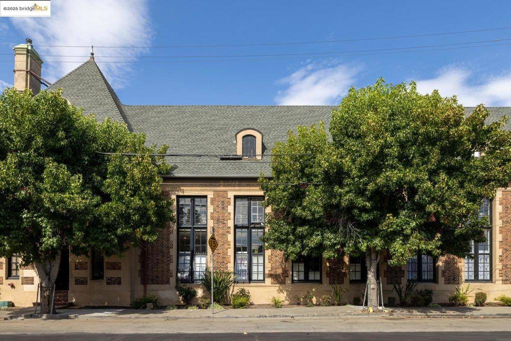 Oakland, CA 94609,730 29th Street #107