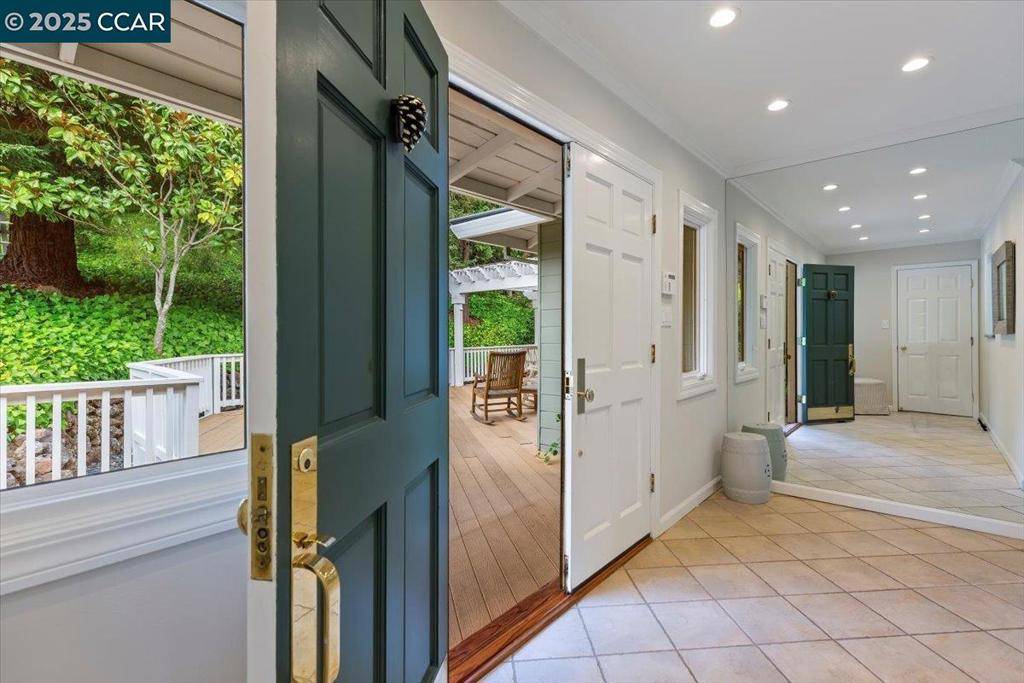 Orinda, CA 94563,24 Valencia Rd.