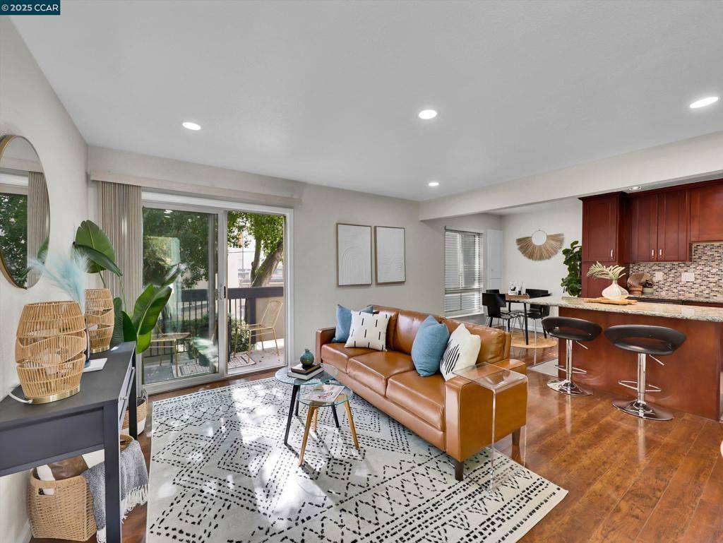 Concord, CA 94518,2033 Sierra Rd #10