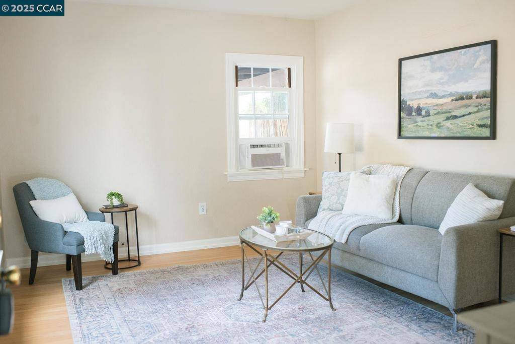 Martinez, CA 94553,1126 Henrietta St