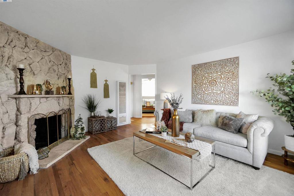 Oakland, CA 94603,11132 Acalanes Dr