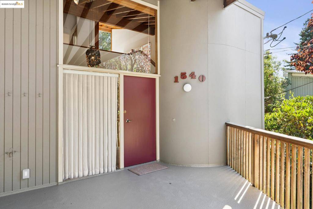 Berkeley, CA 94708,1540 SUMMIT ROAD