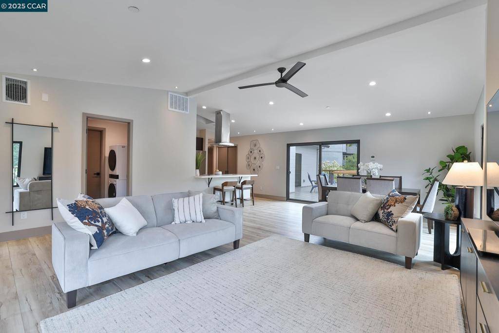 Lafayette, CA 94549,946 Risa Rd