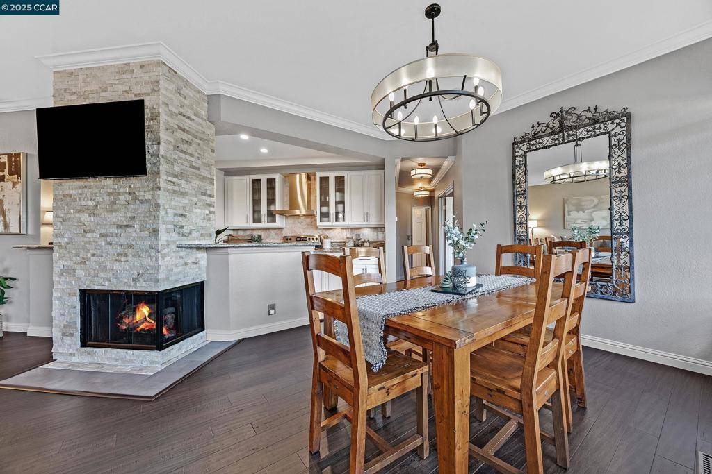 San Ramon, CA 94582,51 Eagle Lake Ct #11