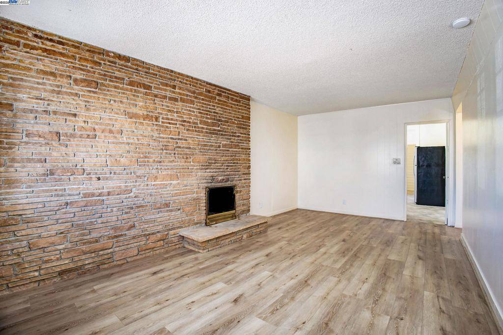 Alameda, CA 94502,60 Maitland Dr