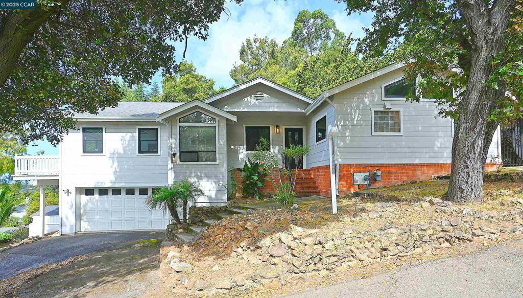 Oakland, CA 94605,7548 Altura Place