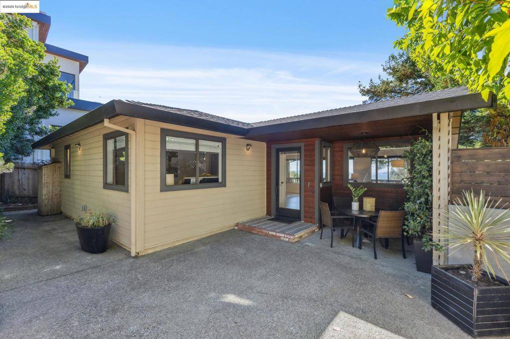 Oakland, CA 94611,17032 Broadway Ter