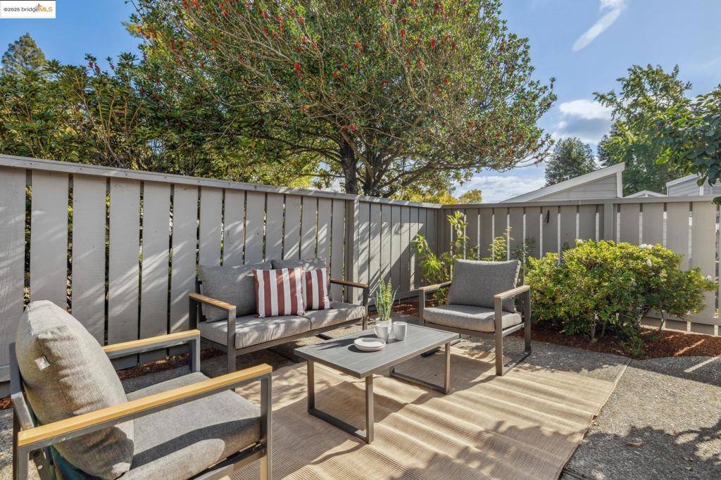 Moraga, CA 94556,30 Ascot Pl