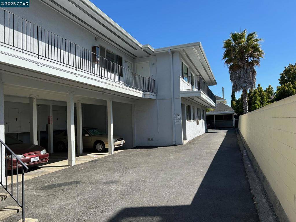 Alameda, CA 94501,2057 Central