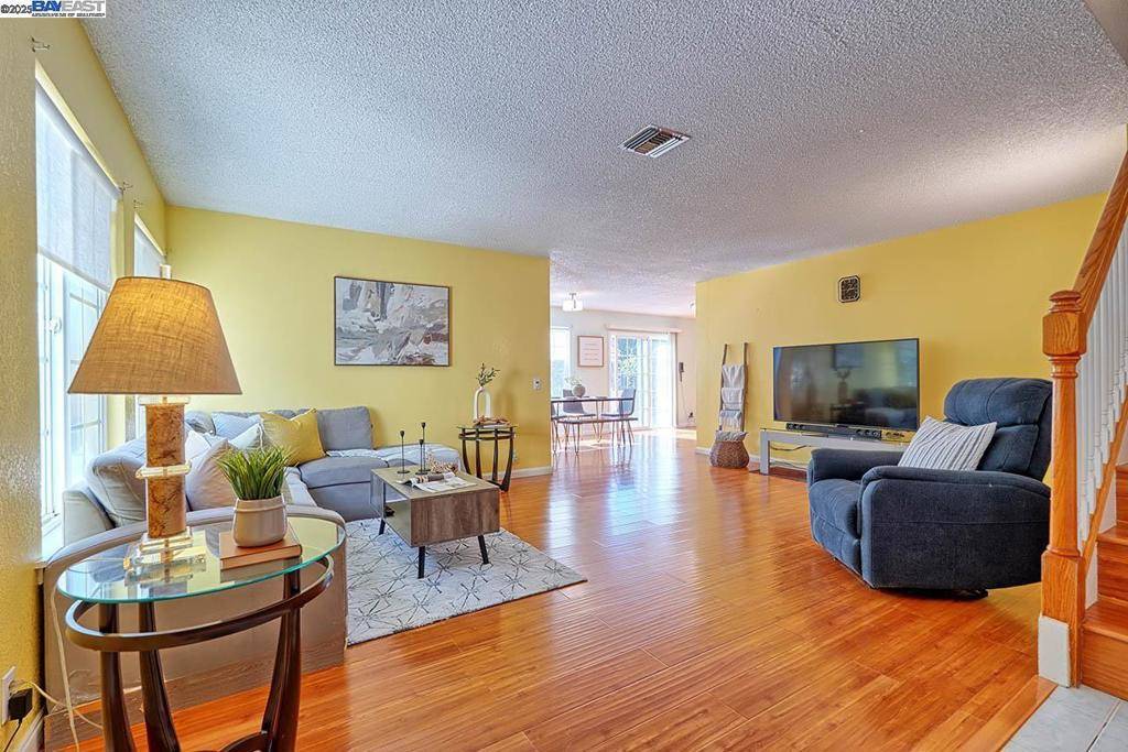 Union City, CA 94587,33064 Compton Ct