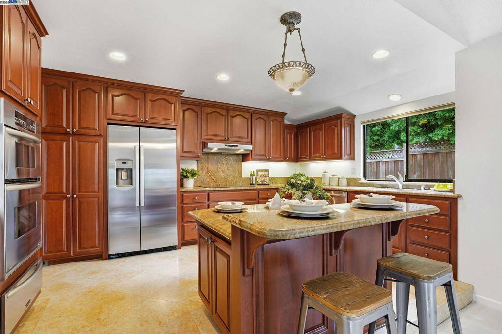 Pleasanton, CA 94588,7444 Pecan Court