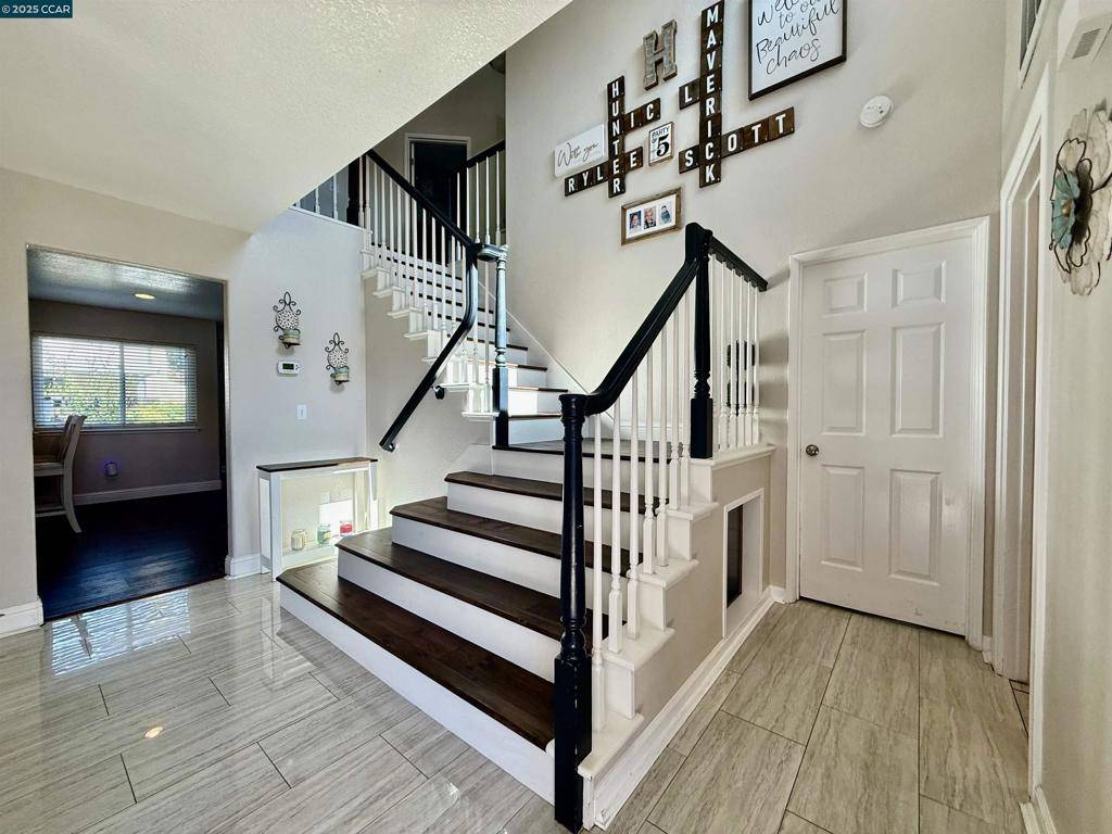 Vacaville, CA 95687,319 Flagstone Ct