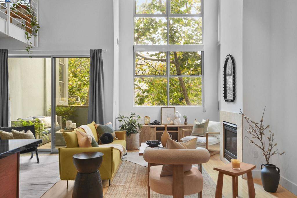 Emeryville, CA 94608,3960 Adeline St #107