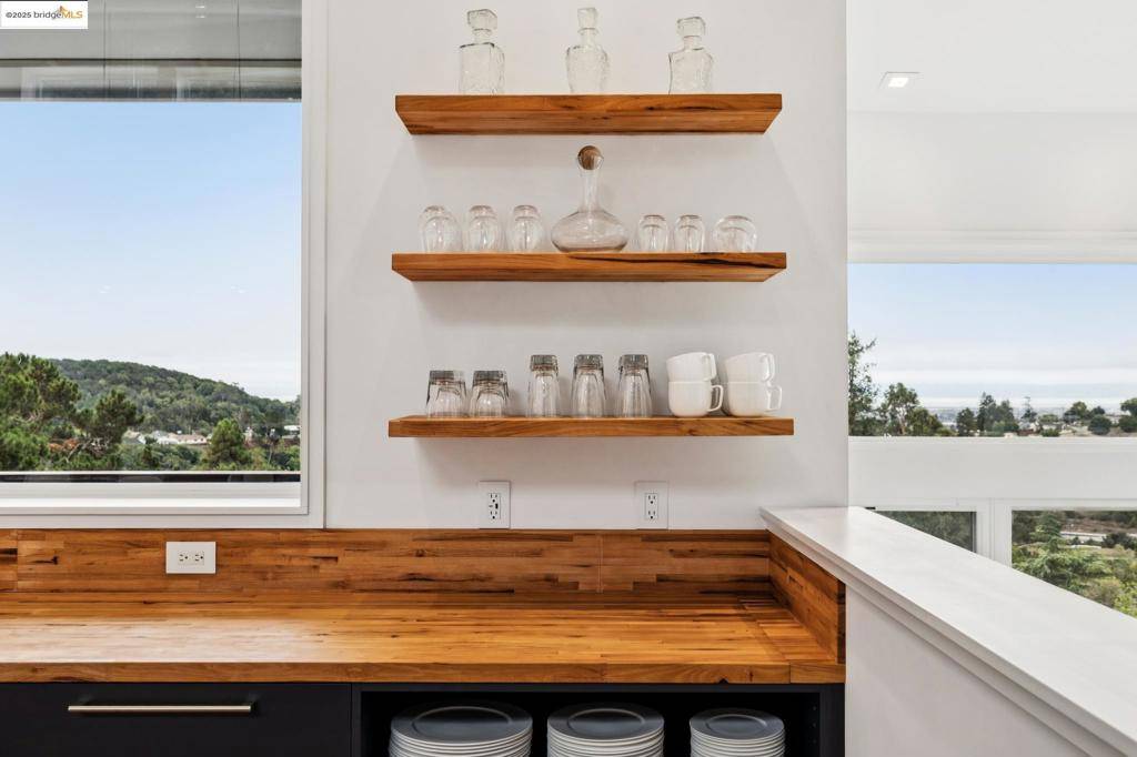 Oakland, CA 94605,4520 Saint Andrews Road