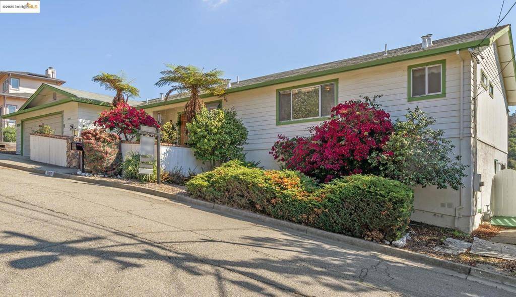 Oakland, CA 94605,10317 Royal Oak Rd