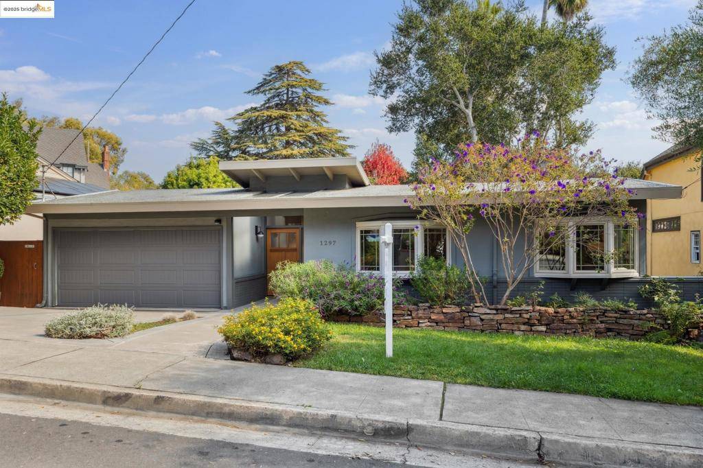 Oakland, CA 94610,1297 Sunnyhills Rd