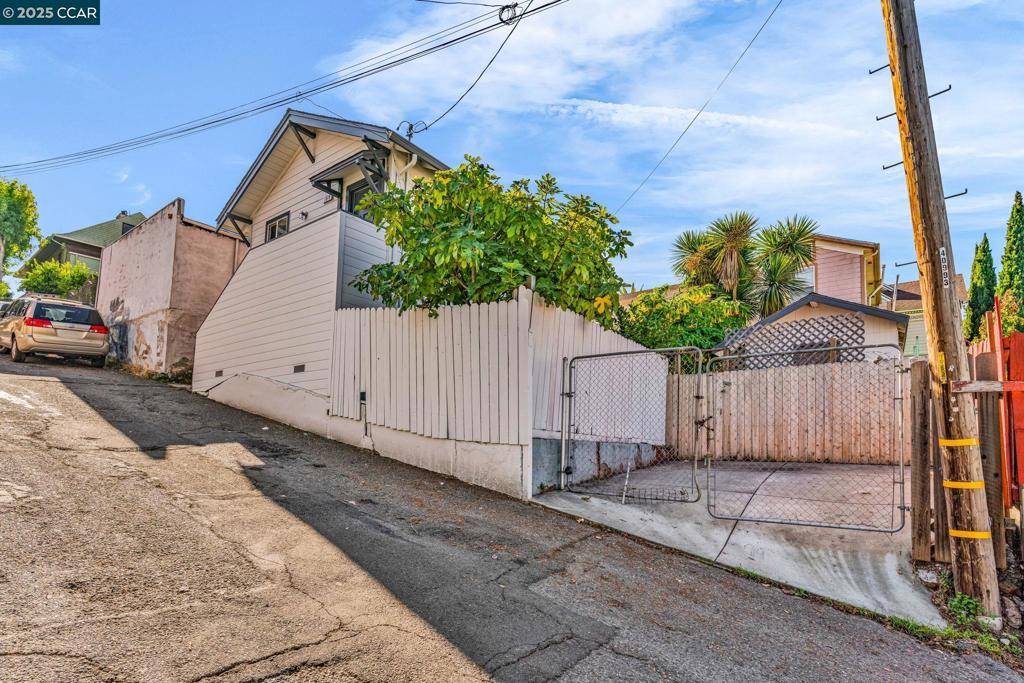 Oakland, CA 94606,1519 Commerce Way
