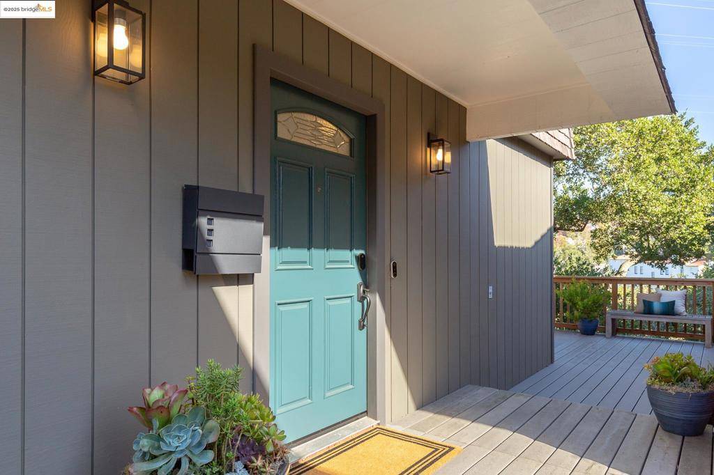 Piedmont, CA 94602,2 Cavendish Ln