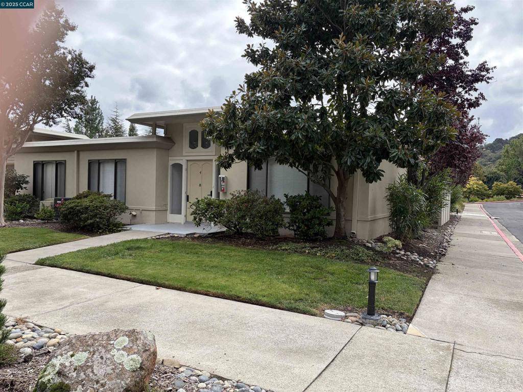 Walnut Creek, CA 94595,2017 Pine Knoll Dr