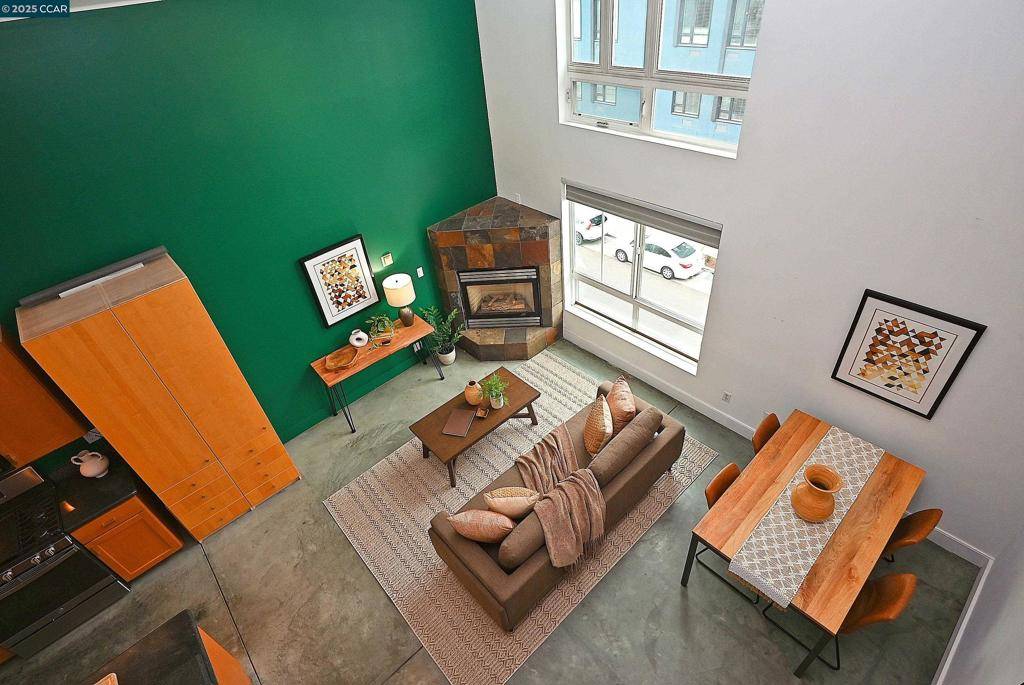 Oakland, CA 94607,675 8Th Street #15