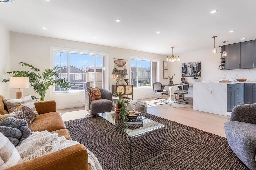 Daly City, CA 94014,353 E Moltke Street