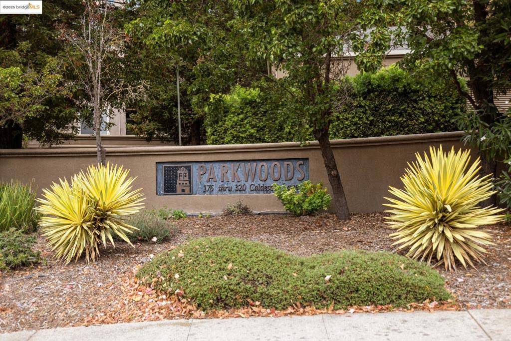 Oakland, CA 94618,240 Caldecott Ln #208
