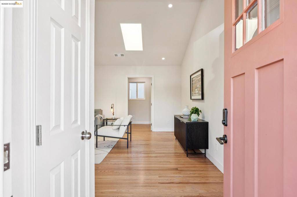 Berkeley, CA 94702,3018 Mabel St