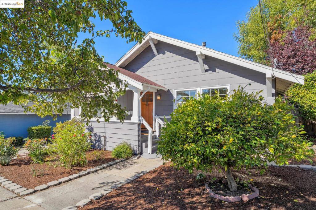 Oakland, CA 94618,4949 Coronado Ave