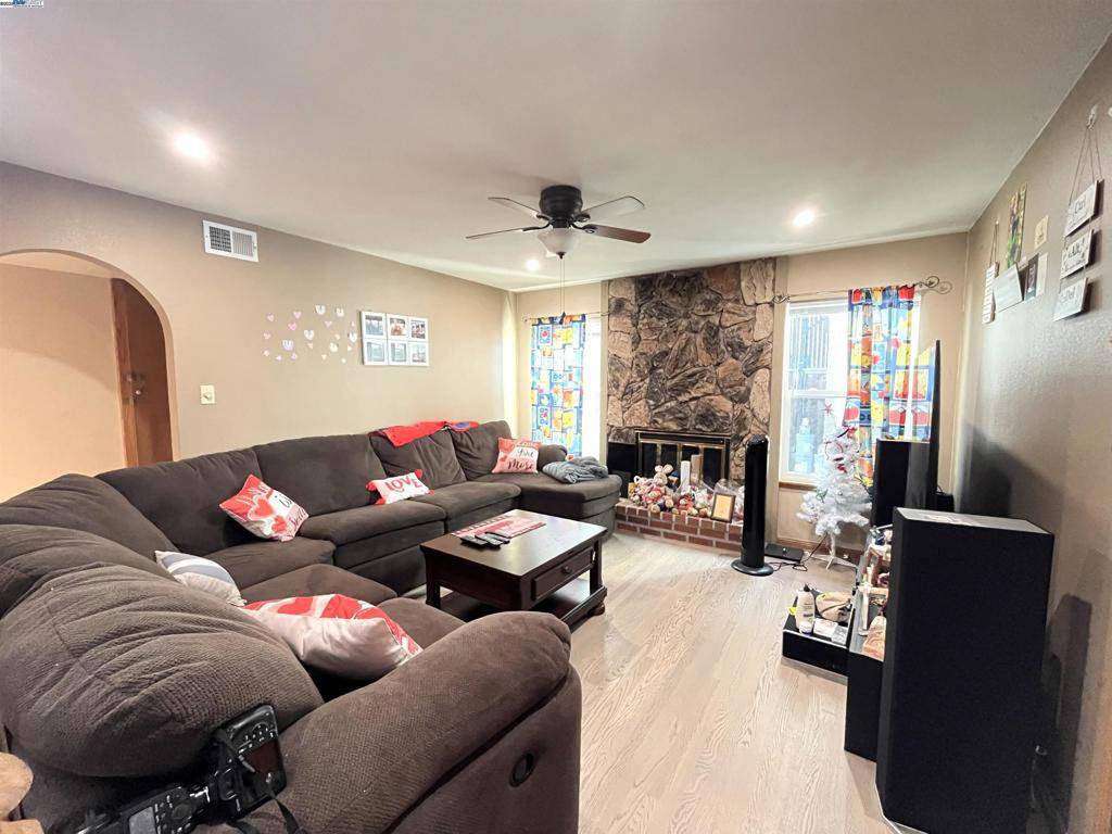 Newark, CA 94560,36383 Colbert St