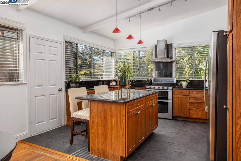 Castro Valley, CA 94546,18798 Madison Ave