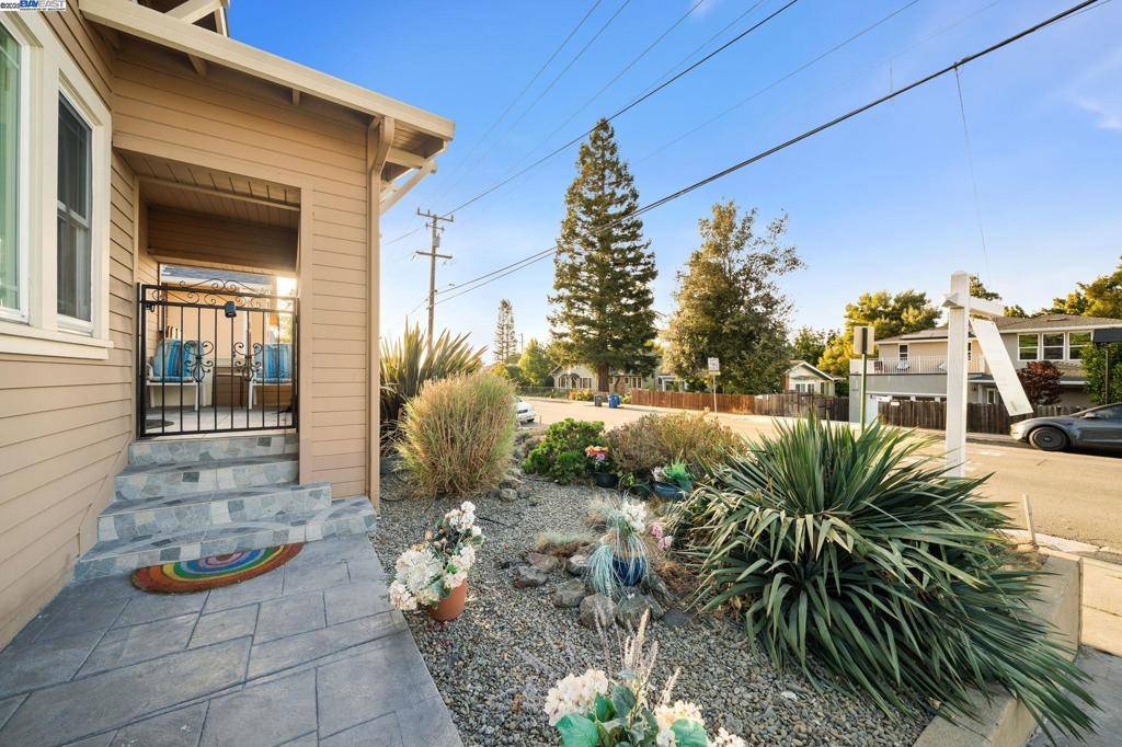 Hayward, CA 94541,1621 D ST