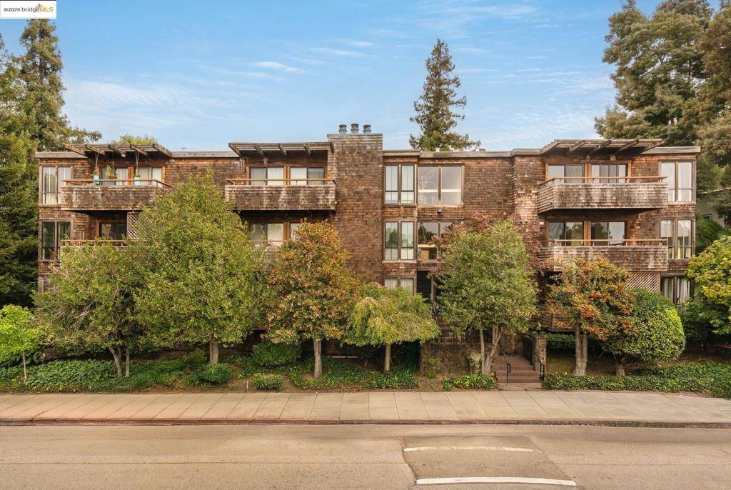 Oakland, CA 94610,742 Wesley Way #2C