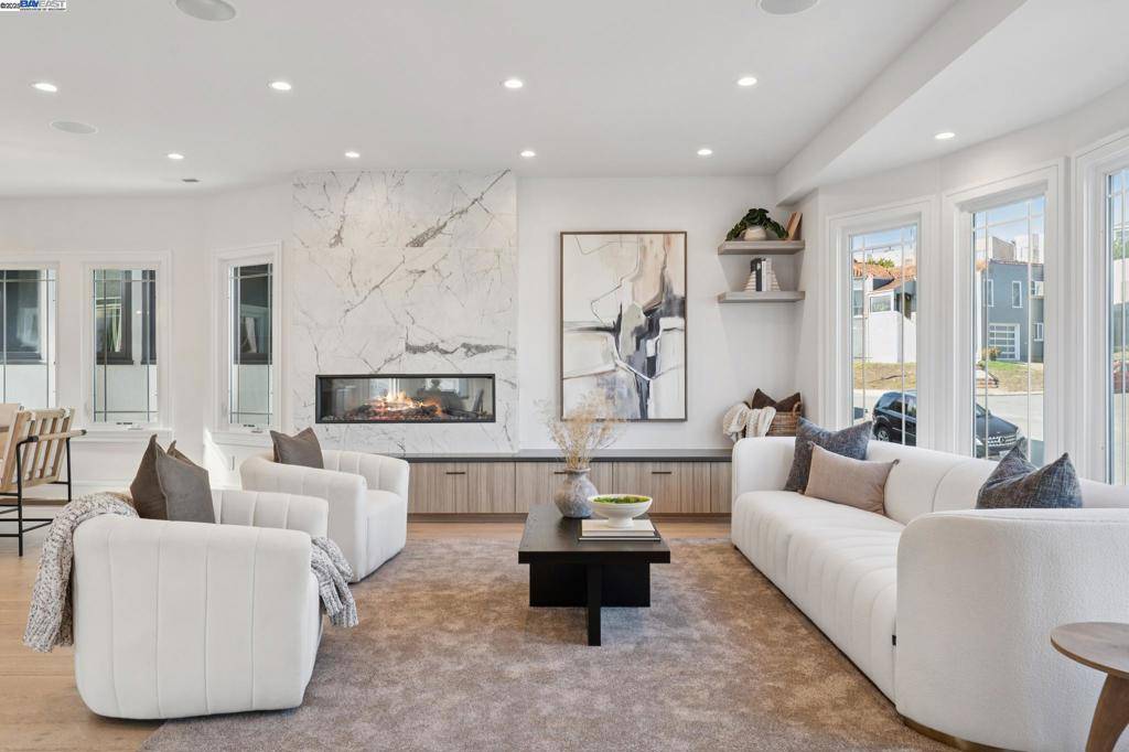 San Francisco, CA 94112,70 Justin Dr