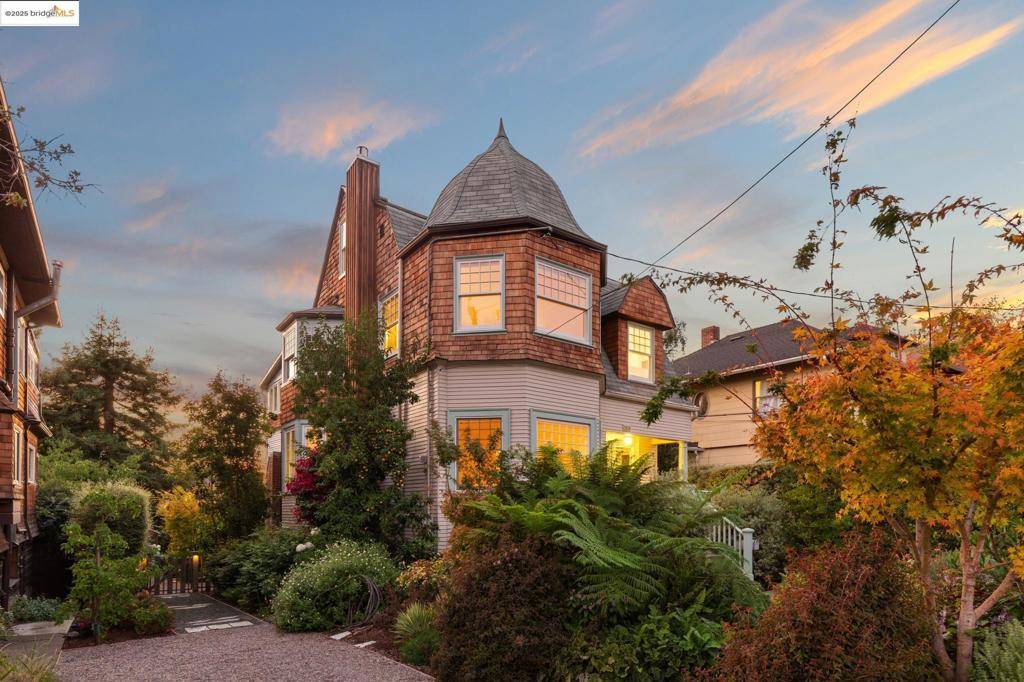 Berkeley, CA 94704,2610 Piedmont Ave