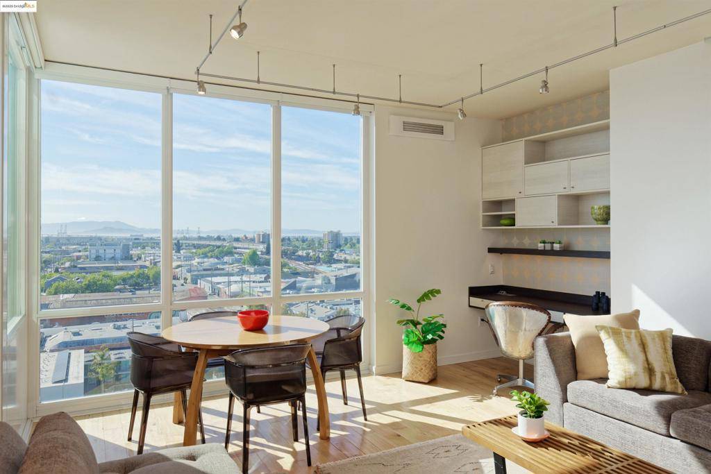 Oakland, CA 94607,222 Broadway #1204