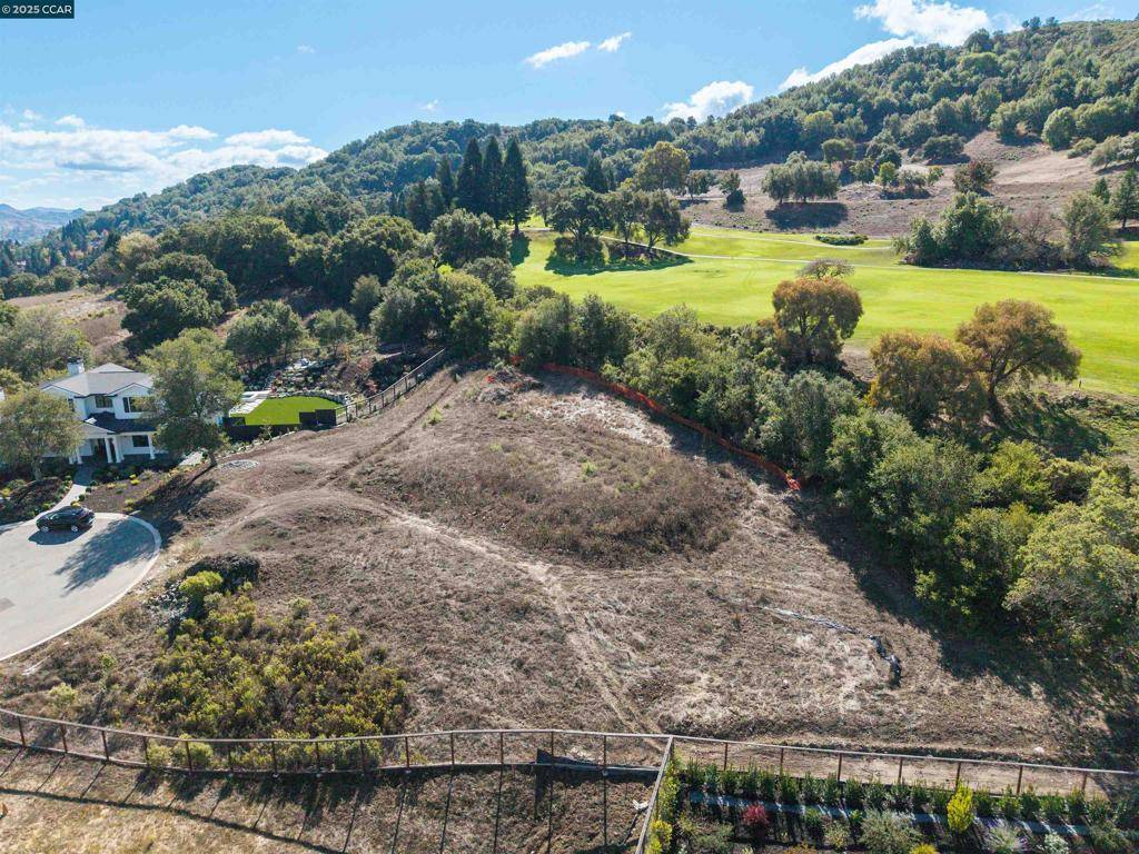 Orinda, CA 94563,20 Adobe Ct