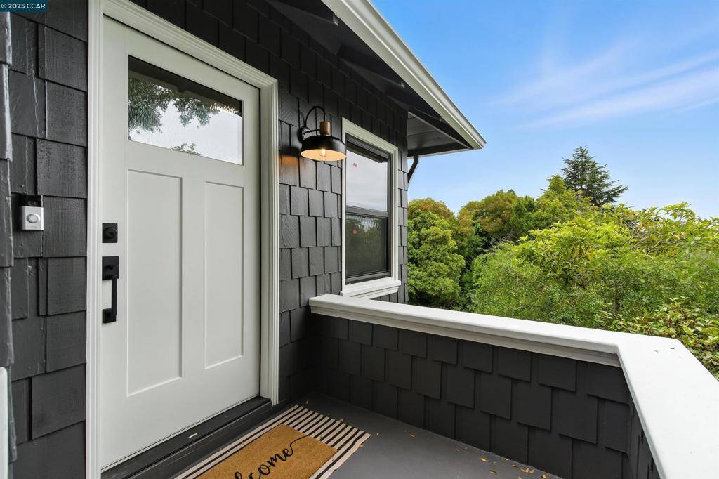 Oakland, CA 94618,5020 Golden Gate Ave