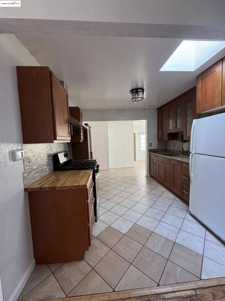 Richmond, CA 94804,447 S 16Th St