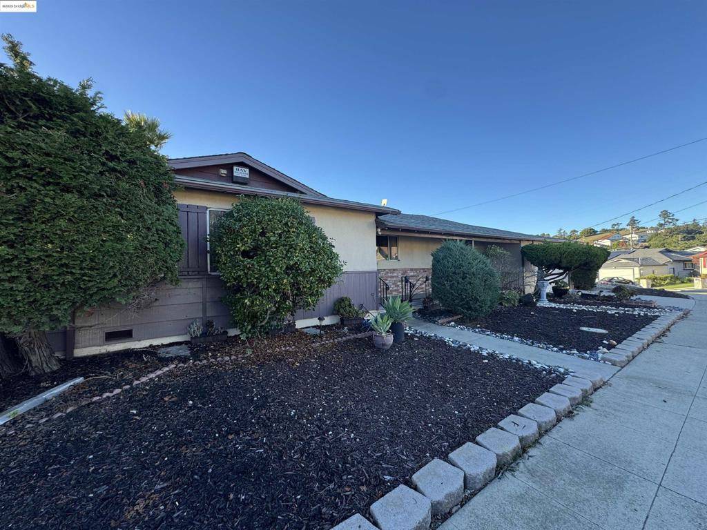 Oakland, CA 94605,9 Leamont Court