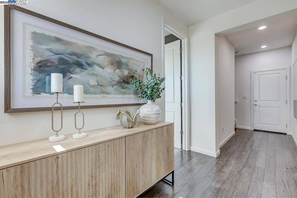 Dublin, CA 94568-6733,3883 Camino Loop