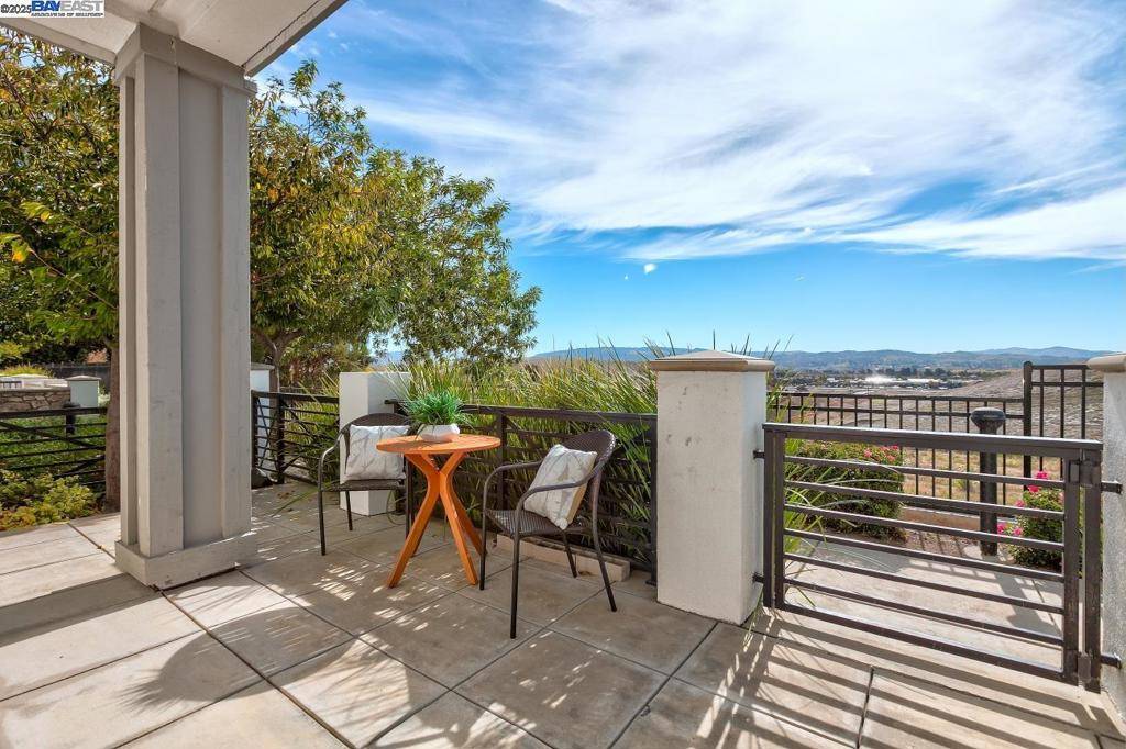 Dublin, CA 94568-6733,3883 Camino Loop