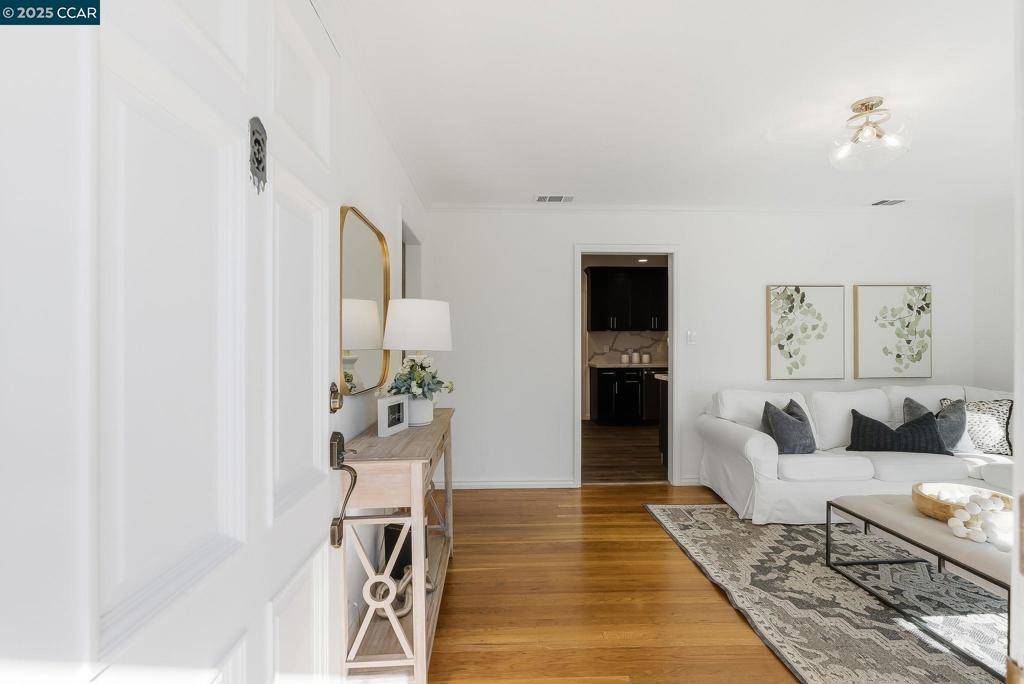 Antioch, CA 94509,18 W 17Th St