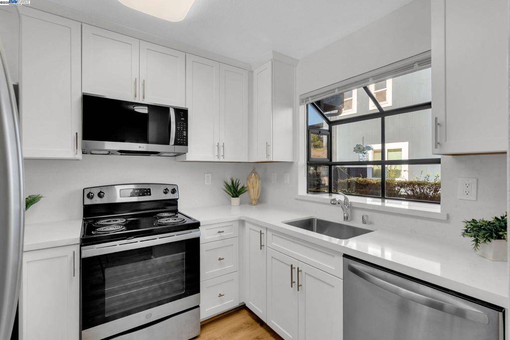 Newark, CA 94560,6189 Thornton Ave #C