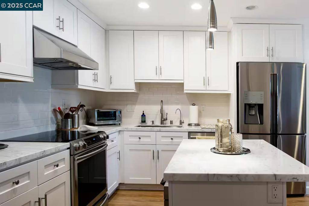 Mountain View, CA 94040,49 Showers #N364