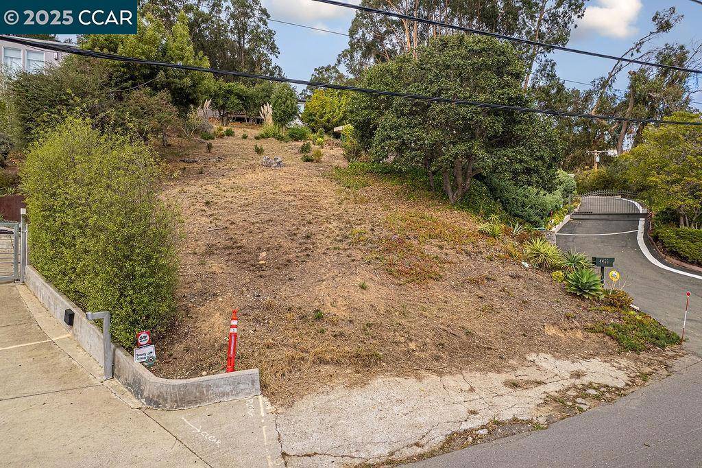 Oakland, CA 94602,4445 Arcadia