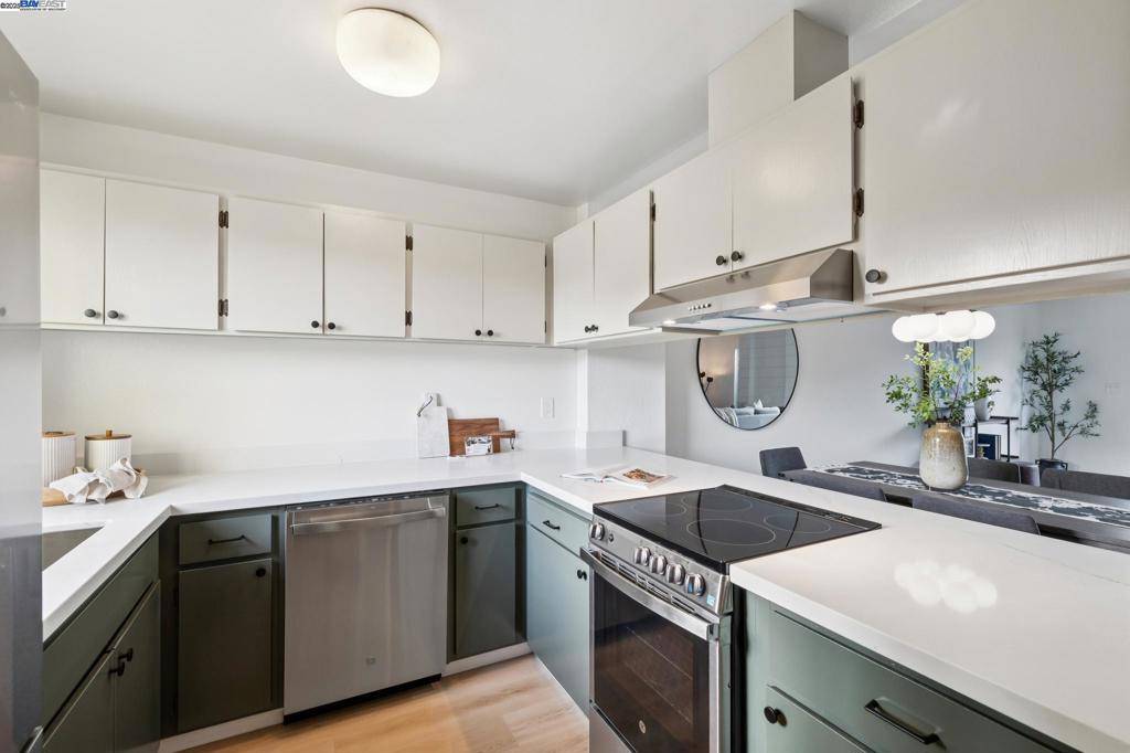 Alameda, CA 94502,3032 Linda Vista